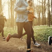 Πώς οι αργές προπονήσεις θα σας κάνουν να τρέχετε γρηγορότερα στον αγώνα