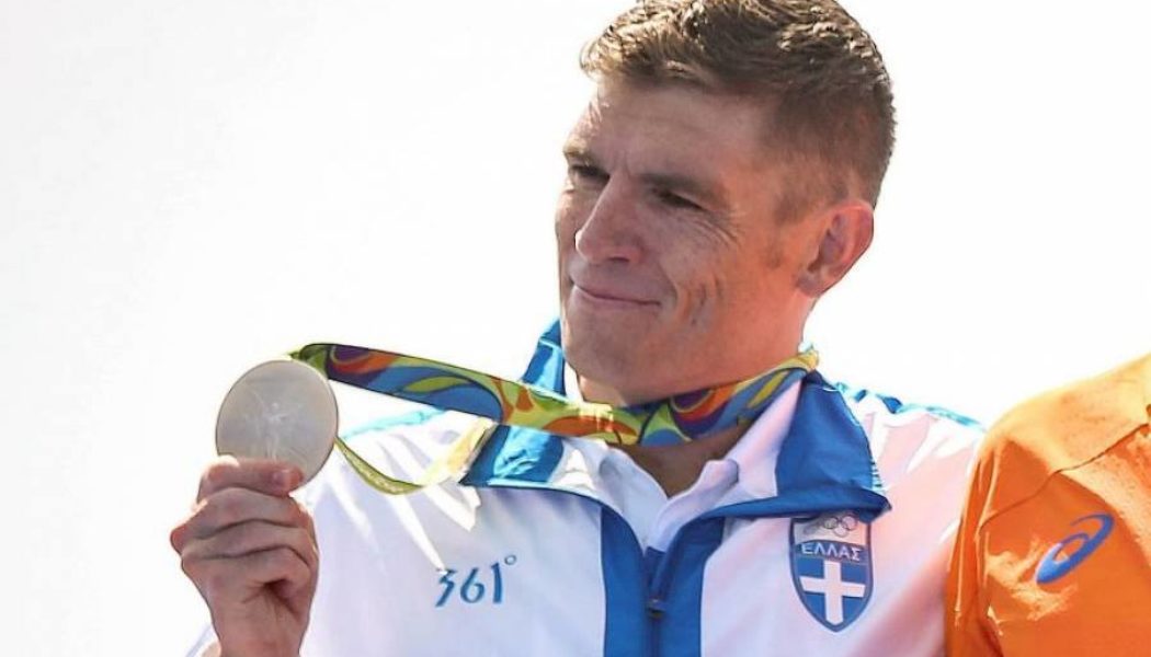 Η γαλάζια νιρβάνα του Σπύρου Γιαννιώτη