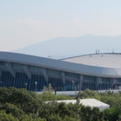 Γήπεδο στίβου έξω από το ΣΕΦ