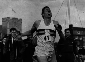 Έφυγε ο Roger Bannister, o πρώτος άνθρωπος που έσπασε τα 4′ στο μίλι.