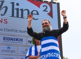 Nο Finish Line: Ρεκόρ με 95.295 χλμ., νικητής ιερέας που έκανε 430  χλμ. τρέχοντας με ράσα!