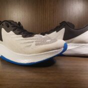 New Balance FuelCell TC (English Edition)