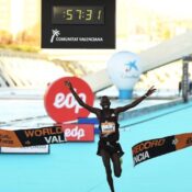 Απίστευτο WR και επιδόσεις στον ημιμαραθώνιο της Valencia!